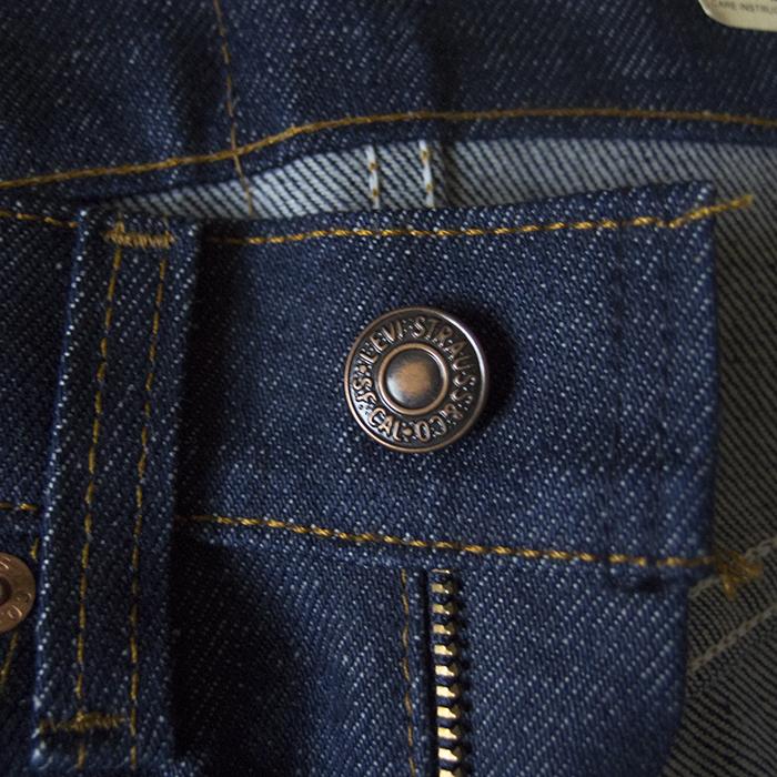 Levi's505(1985.11)_top button